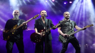 Geceye damgasını vuran Fatma Turgut sahne performansıyla büyüledi