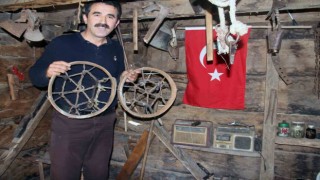 Geçmişi geleceğe taşımak için ata yadigarlarını topladı, serenderi müzeye çevirdi