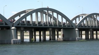 Gelin Köprüsünde intihar girişimi