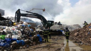 Geri dönüşüm fabrikasında 18 saattir soğutma çalışması yapılıyor