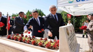 Gölbaşı Belediye Başkanı Şimşek, şehitlikleri ziyaret etti