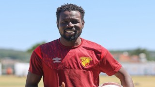 Göztepede Mame Diouf, ilk antrenmanına çıktı