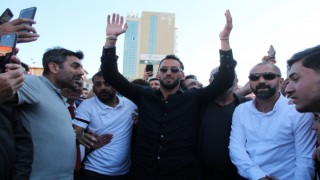 Hakan Çalhanoğlunun Bayburt ziyaretinde izdiham yaşandı