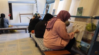Halı dokuma kursuna yoğun ilgi