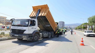 Hatay Büyükşehirden, E-5 karayolunda beton asfalt çalışması
