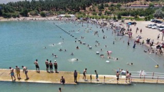 Hazar Gölündeki plajlar Ege ve Akdenizi aratmıyor