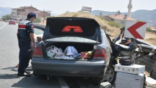 Hurdaya dönen otomobilde ağır yaralanan 14 yaşındaki kız yaşam savaşına yenik düştü