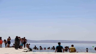 İç Anadolunun plajı bayramda da boş kalmadı