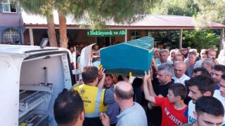 İkizi denizde kaybolup kendisi boğulan kız çocuğu toprağa verildi