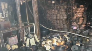 İplik deposunda çıkan yangın büyümeden söndürüldü