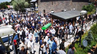 İş kazasında hayatını kaybeden Ahmet Doğukan gözyaşları arasında toprağa verildi