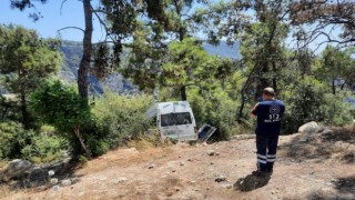 İşçi servisi yoldan çıktı: 2 hafif yaralı