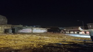 İslahiyede hasarlı 2 bina çöktü