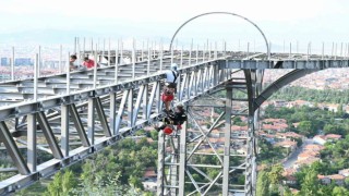 Isparta Belediyesi Türkiyenin sayılı ve büyük cam teraslarından birini inşa ediyor