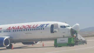 İstanbul-Nevşehir seferi yapan uçak kuş sürüsüne çarptı
