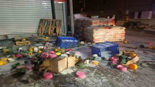 İstanbulda plastik üretim tesisi alev alev yandı