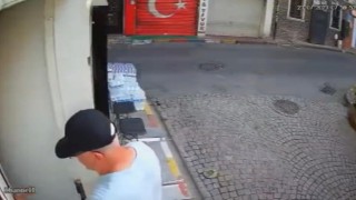 İstanbulda turistlerin kabusu hırsız kamerada: Otellere girip turistlerin eşyalarını çaldı