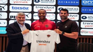 Hatayaspor'a İsveçli golcü