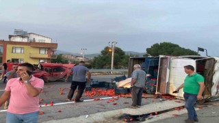İzmirde kamyonetle çarpışan otomobilin sürücüsü hayatını kaybetti