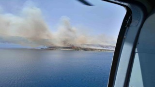 İzmirde makilik alanda yangına havadan ve karadan müdahale