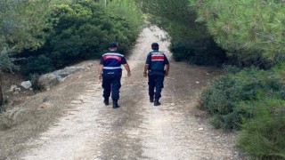 Jandarma ekipleri vatandaşları orman yangına karşı uyarıyor