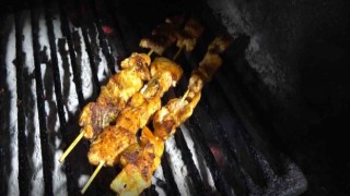 Kahramanmaraşta balık kuşbaşı, köfte ve hamburger ilgi görüyor
