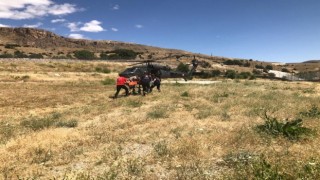 Kalp krizi geçiren kadın, askeri helikopterle hastaneye kaldırıldı