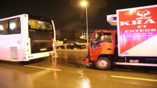 Kamyonet otobüse çarptı: 1 yaralı