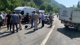 Kamyonetle çarpışan motosiklet sürücüsü yaralandı