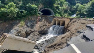Karadeniz-Akdeniz Yolunun Ordu etabı ulaşıma kapandı