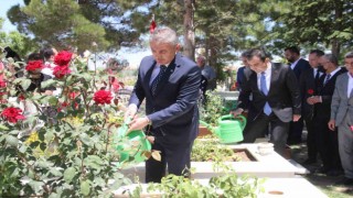 Karamanda 15 Temmuz Demokrasi ve Milli Birlik Günü etkinlikleri şehitlik ziyaretiyle başladı