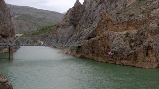 Karanlık Kanyonda zipline ve tekne keyfi