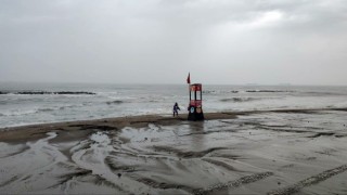 Karasu da sağanaktan nasibini aldı: Denize girişler yasaklandı