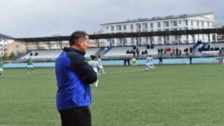 Kars 36 Spor, Orhan Tetik ile anlaştı