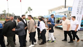 Kartepeliler Kent Meydanında bayramlaştı