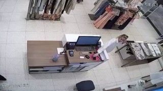 Kasada unutulan telefonu çalarak kayıplara karıştı: O anlar kamerada