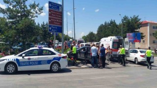 Kavşakta feci kaza: 6 yaralı