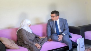 Kaymakam Kaptanoğlu, yaşlıların taleplerini dinledi