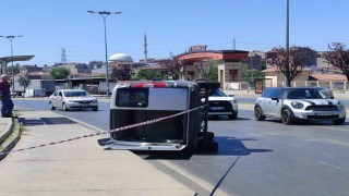 Kaza yapan aracı görüntülemeye çalışan kadın İHA muhabirini, tehdit etti