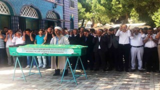 Kazada ölen genç öğretmen Turgutluda toprağa verildi