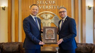 Kırgızistanın Ankara Büyükelçisi Kazakbaev Rektör Aksoy ile bir araya geldi