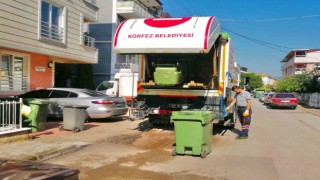 Körfezde çöp konteynerleri dezenfekte ediliyor