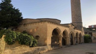 Kozlukta 318 yıllık İbrahim Bey Camii depremlere rağmen varlığını koruyor