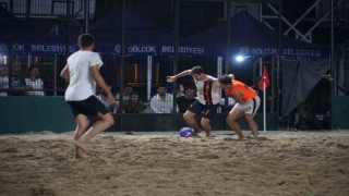 Kum Futbol Turnuvası çekişmeli geçti