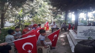 Kuran kursu öğrencileri şehit Feyzi Tekeşin kabrini ziyaret etti