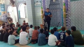 Kuran kursunda eğitim gören çocuklara polis ekiplerinden dolandırıcılık uyarısı