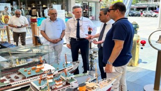 Kuşadasında düzenlenen etkinlikte Su Üstündenin standı yoğun ilgi gördü