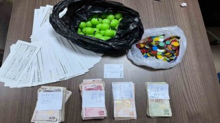 Kuşadasında kumar operasyonu: 19 şahsa idari para cezası uygulandı