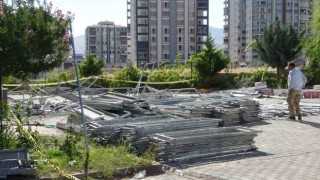 Malatyada inşaat iskelesi çöktü: 3 işçi ağır yaralandı