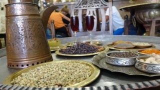 Mardinde kavurucu yaz sıcağının serinleten içeceği reyhan şerbeti